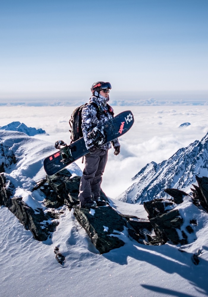 SNOWBOARD